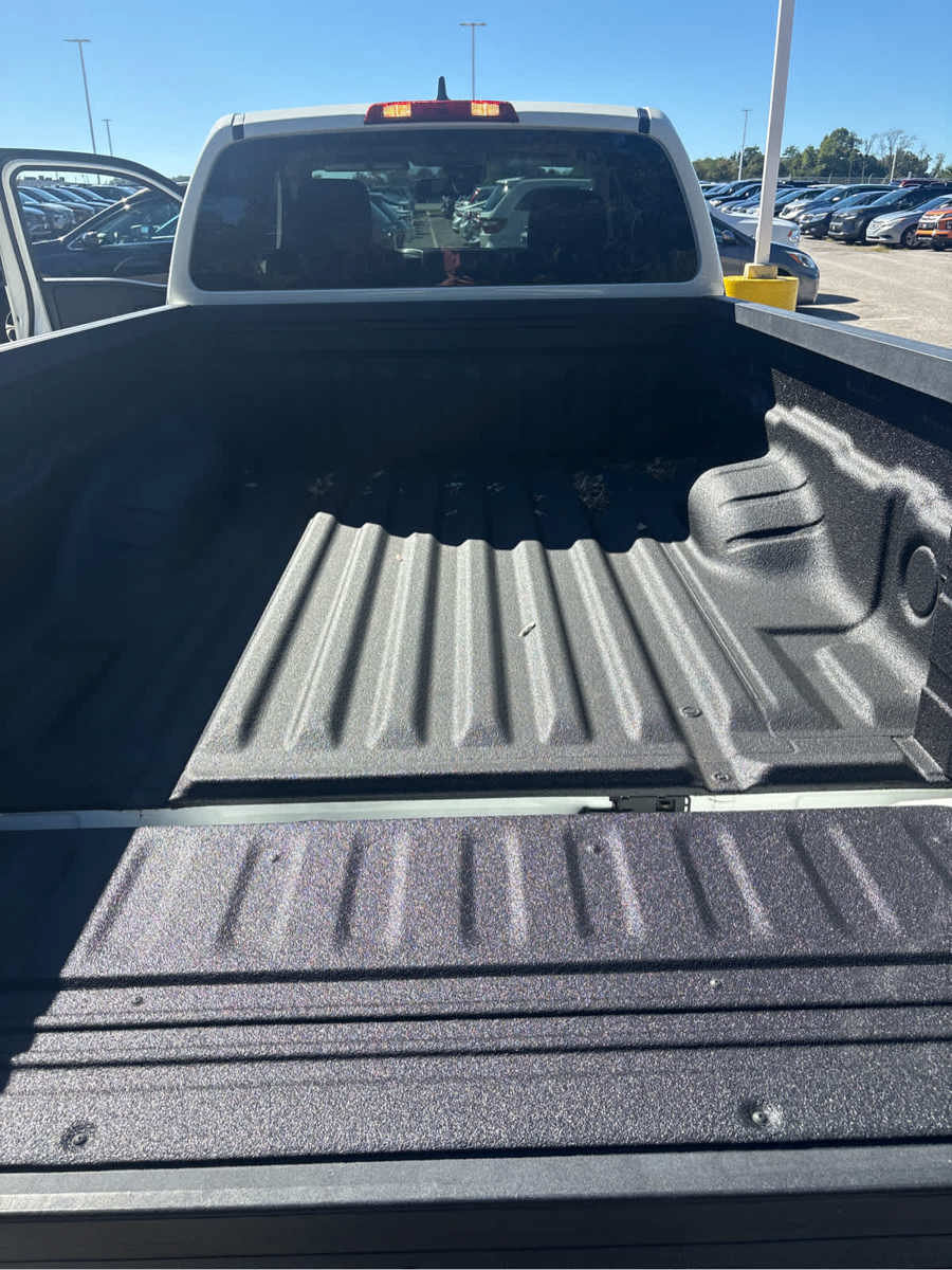 Used 2022 Nissan Frontier S RWD image 16