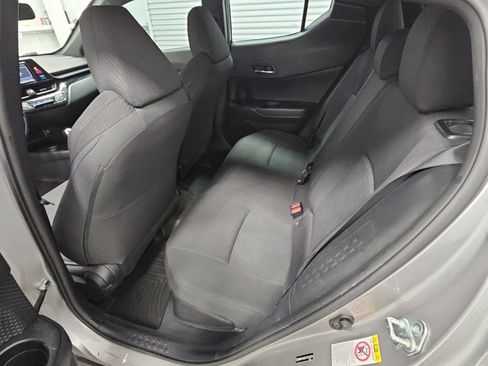 Used 2018 Toyota C-HR XLE FWD image 27