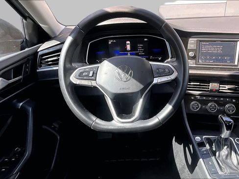 Used 2022 Volkswagen Jetta SE FWD image 5