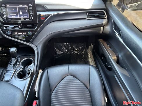 Certified 2022 Toyota Camry SE FWD image 18