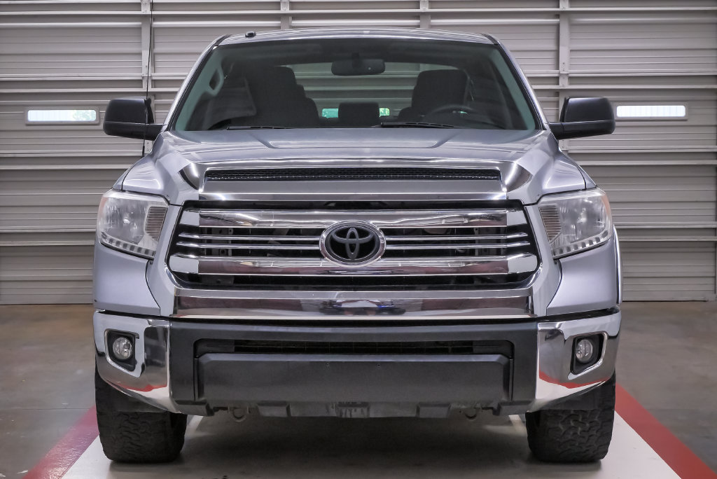 Used 2017 Toyota Tundra SR5 w/ SR5 Upgrade Package RWD image 4
