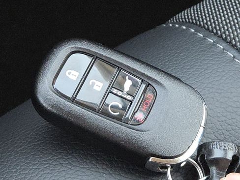 Used 2025 Honda Pilot EX-L image 34