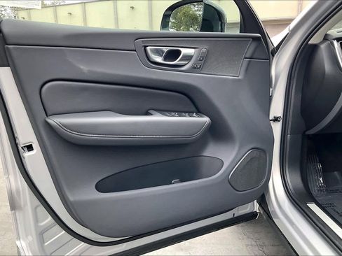 Used 2025 Volvo XC60 B5 Core w/ Climate Package image 26