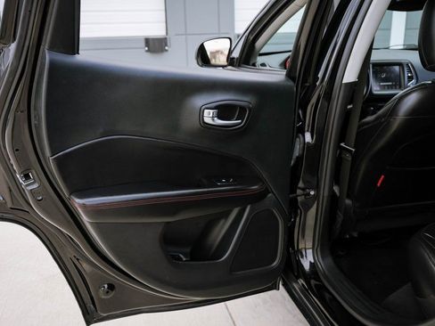 Used 2019 Jeep Compass Trailhawk image 26