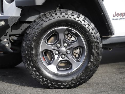 Used 2022 Jeep Gladiator Rubicon w/ Cold Weather Group image 2