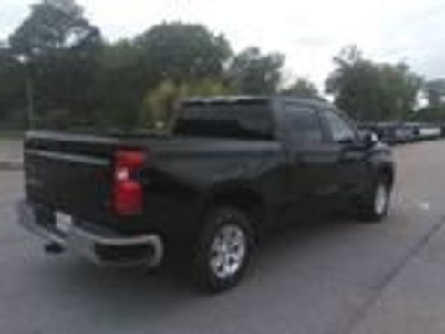 Used 2025 Chevrolet Silverado 1500 LT RWD image 9