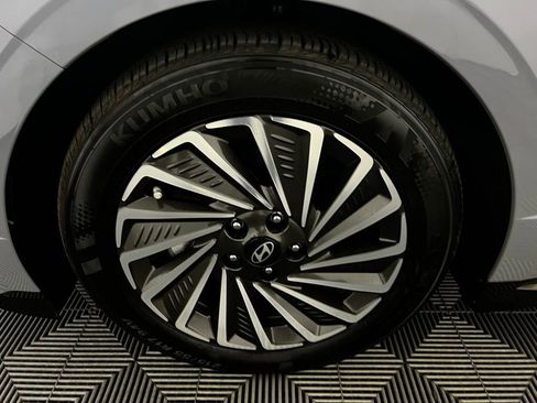 Used 2024 Hyundai Sonata Limited image 12