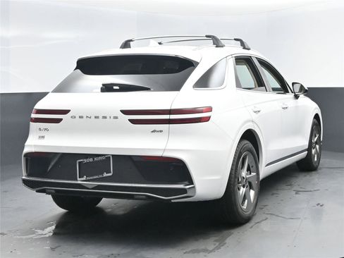 New 2026 Genesis GV70 2.5T Select image 10