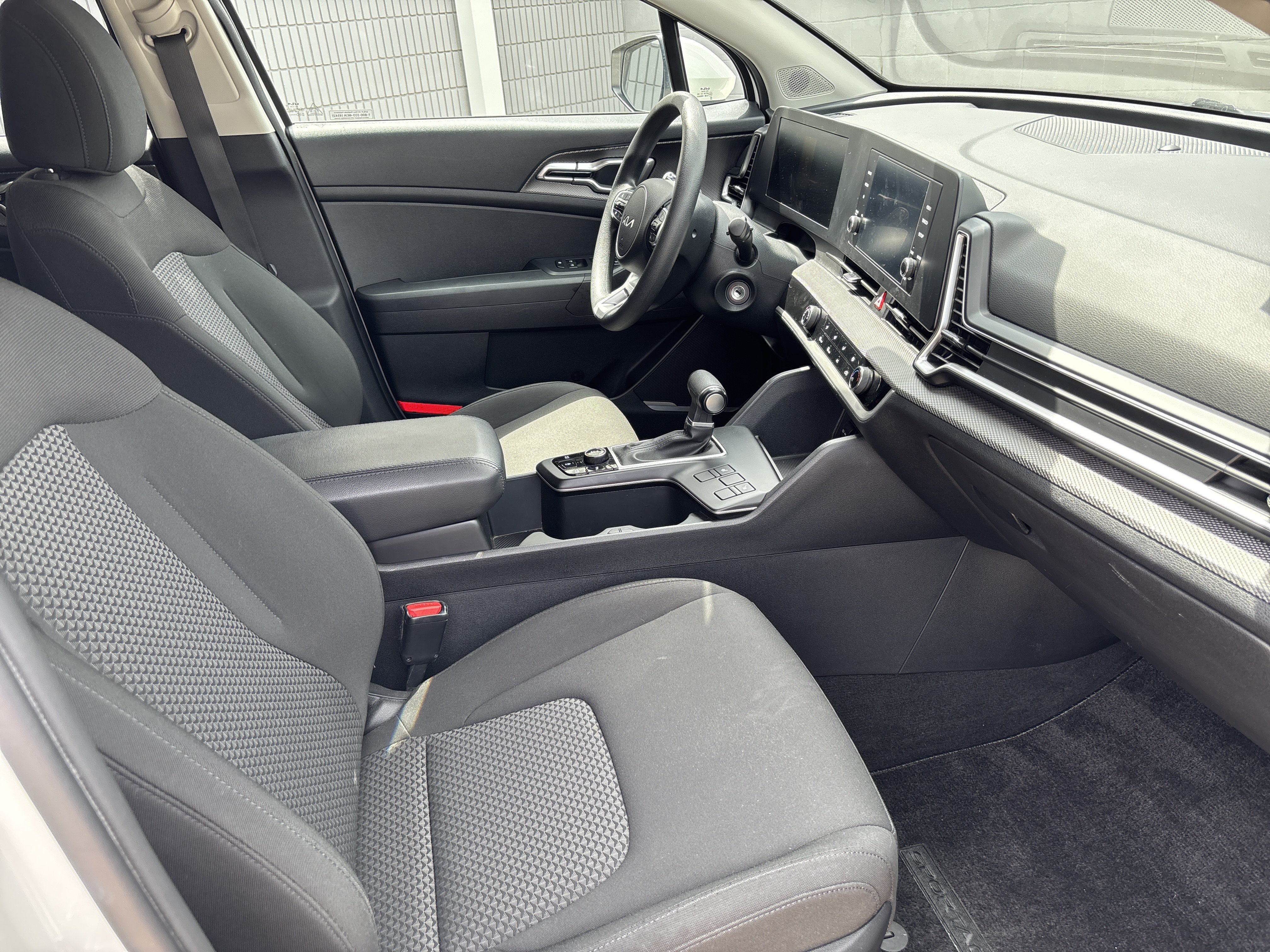 Used 2024 Kia Sportage LX AWD/4WD image 7