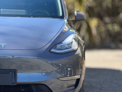 Used 2021 Tesla Model Y Long Range AWD/4WD image 5