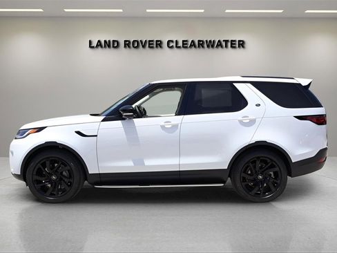 New 2025 Land Rover Discovery S image 2