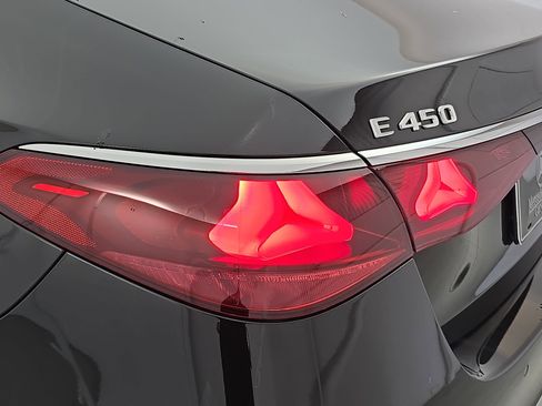 New 2026 Mercedes-Benz E 450 4MATIC Sedan image 35