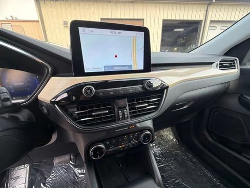 Used 2022 Ford Escape Titanium w/ Titanium Elite Package AWD/4WD image 22