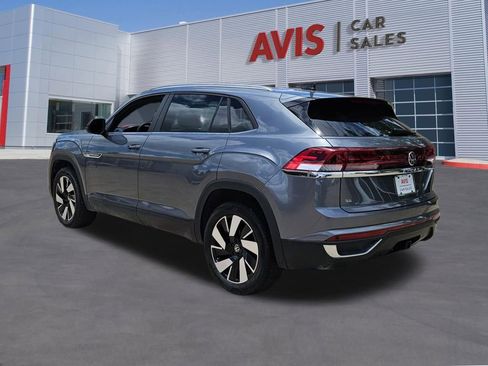 Used 2025 Volkswagen Atlas Cross Sport SE FWD image 3
