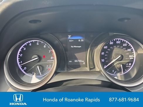 Used 2022 Toyota Camry SE FWD image 14
