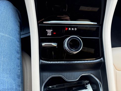 Used 2024 Jeep Grand Cherokee Limited image 28