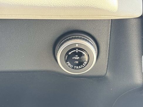 New 2026 Lincoln Navigator L Premier AWD/4WD image 31