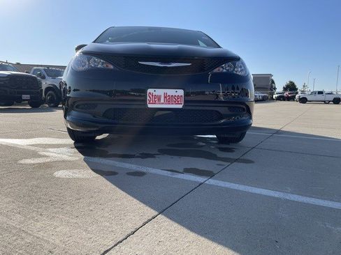 New 2026 Chrysler Voyager LX image 7