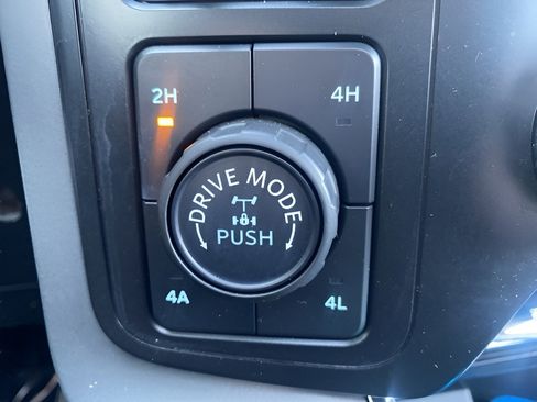 Used 2021 Ford F150 Lariat w/ Equipment Group 502A High image 24