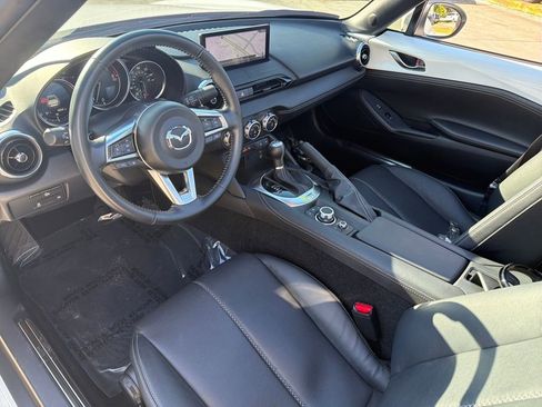 Used 2024 MAZDA MX-5 Miata RF Grand Touring w/ Weather Package image 17