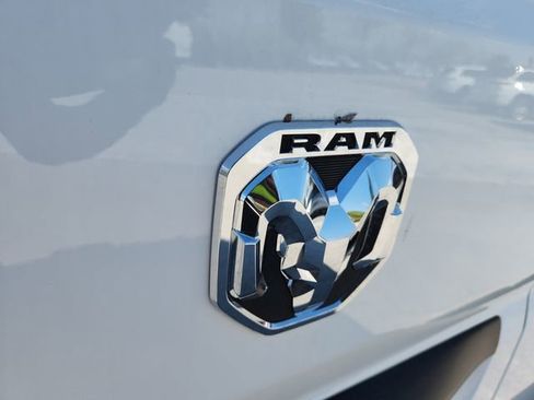 New 2024 RAM ProMaster 2500 w/ Convenience Group image 18