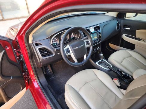Used 2011 Chrysler 200 Limited image 33