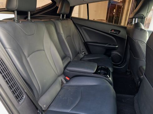 Used 2017 Toyota Prius Prime Premium image 31