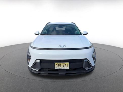 Used 2025 Hyundai Kona SEL image 3