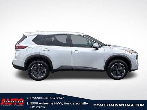 Used 2025 Nissan Rogue SV AWD/4WD image 2