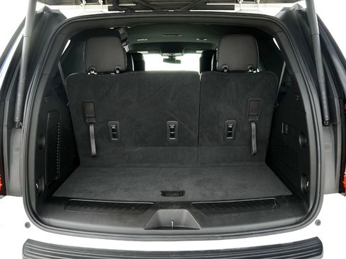 Used 2021 GMC Yukon SLT w/ Rear Media and Nav Package image 30