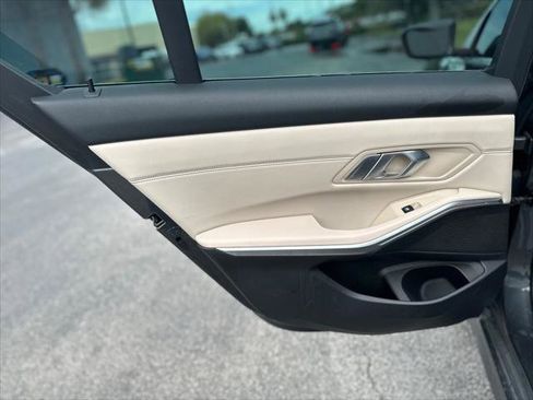 Used 2020 BMW 330i Sedan w/ Executive Package RWD image 19
