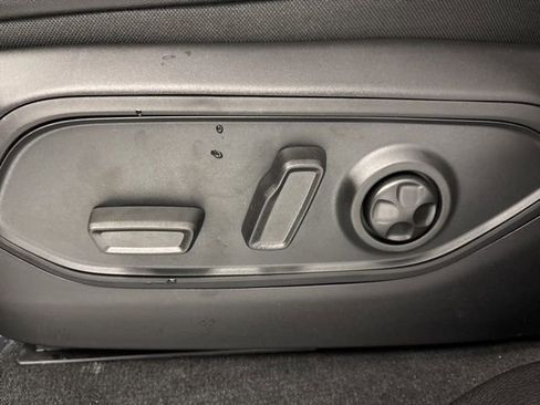 New 2025 Jeep Grand Cherokee Limited image 16