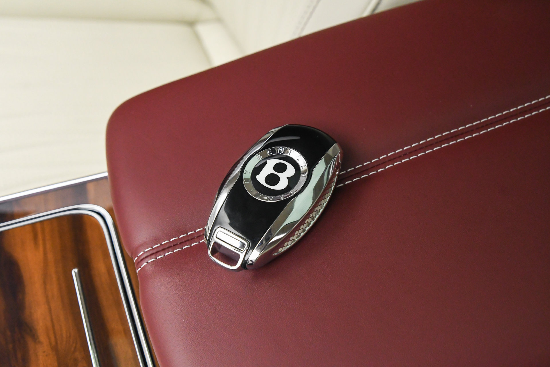 New 2026 Bentley Flying Spur V8 AWD/4WD image 21