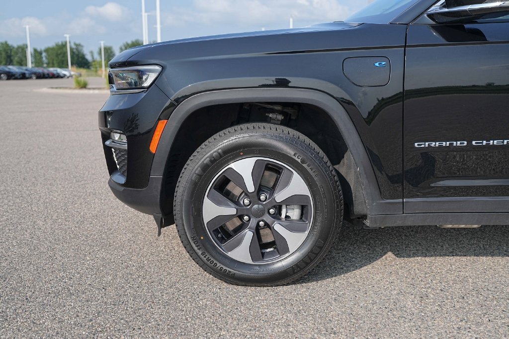Used 2024 Jeep Grand Cherokee Limited 4xe AWD/4WD image 12