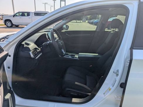 Used 2018 Honda Accord EX image 15