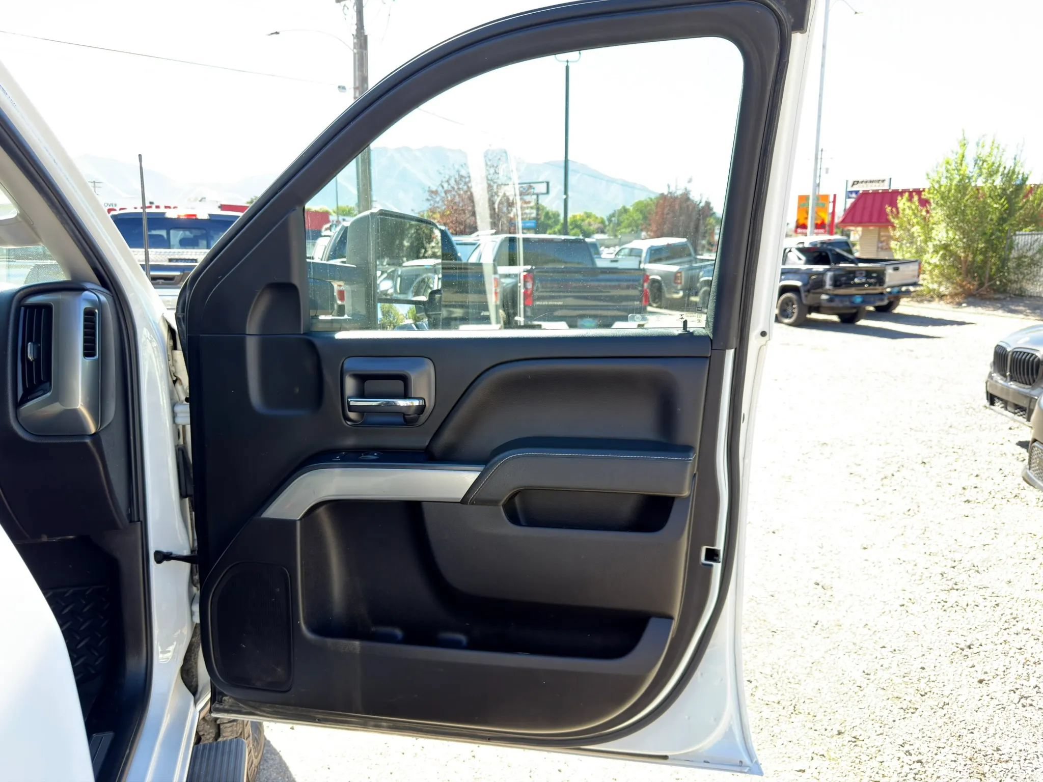 Used 2019 Chevrolet Silverado 2500 LT AWD/4WD image 10