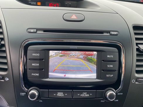 Used 2018 Kia Forte LX w/ LX Rear Camera Package image 14