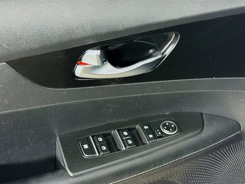 Used 2021 Kia Forte EX image 24