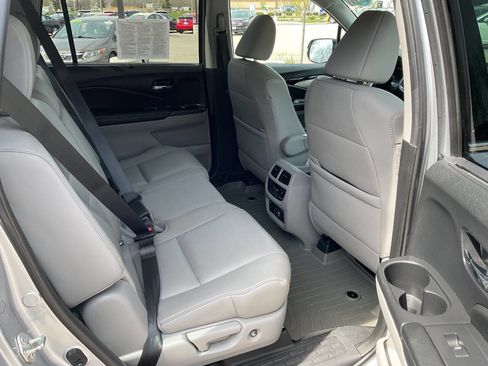 Used 2019 Honda Pilot Touring image 48