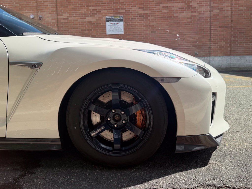 Used 2019 Nissan GT-R Premium w/ Premium Interior Package AWD/4WD image 10
