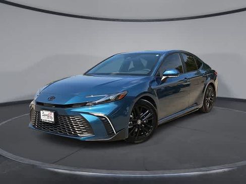 Used 2026 Toyota Camry SE w/ Multimedia Upgrade Package FWD image 1