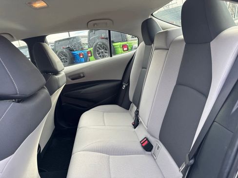 Used 2022 Toyota Corolla LE image 31