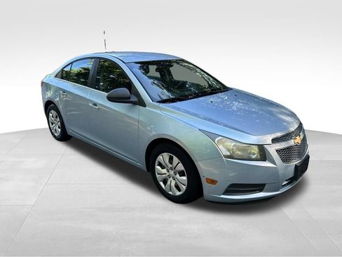 Used 2012 Chevrolet Cruze LS FWD image 8