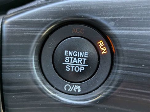 Used 2019 Jeep Grand Cherokee Altitude image 25