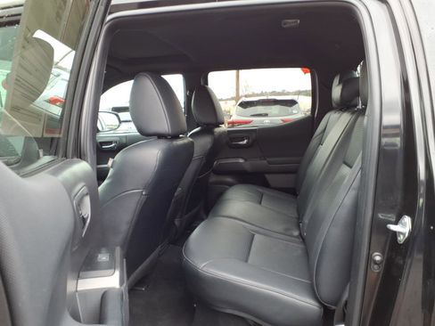 Certified 2023 Toyota Tacoma TRD Off-Road w/ TRD Premium Off Road Package image 13