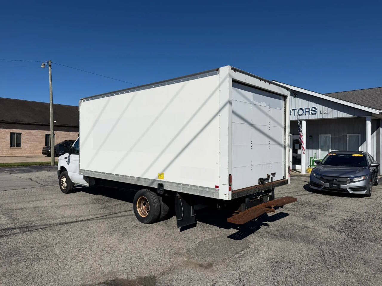 Used 2019 Ford E-350 and Econoline 350 Super Duty w/ Power Windows & Locks Group RWD image 2