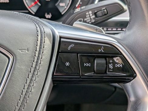 Used 2023 Audi A8 L 3.0T image 22