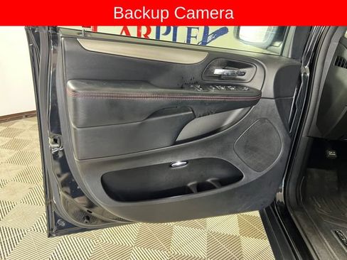 Used 2019 Dodge Grand Caravan GT w/ Safety Sphere Group FWD image 12