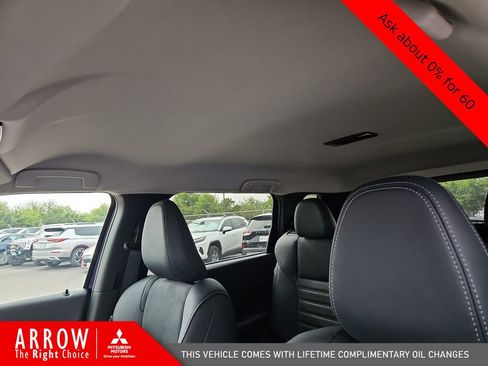 New 2025 Mitsubishi Outlander SE image 22