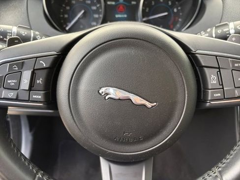 Used 2017 Jaguar XE RWD image 6